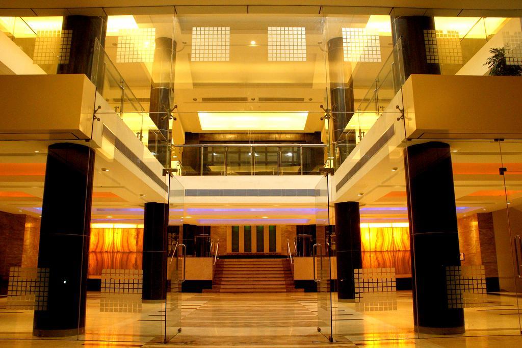 Gokulam Park Hotel Kochi Екстериор снимка