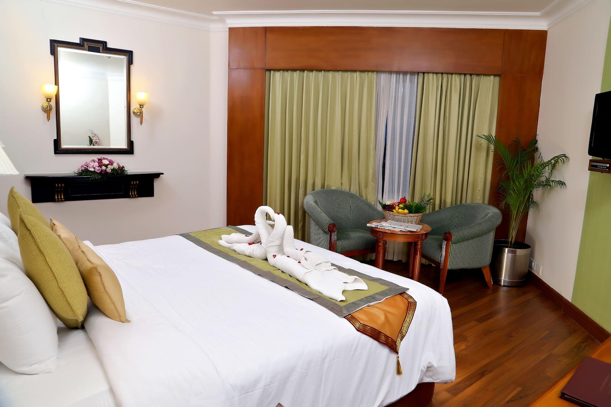 Gokulam Park Hotel Kochi Екстериор снимка