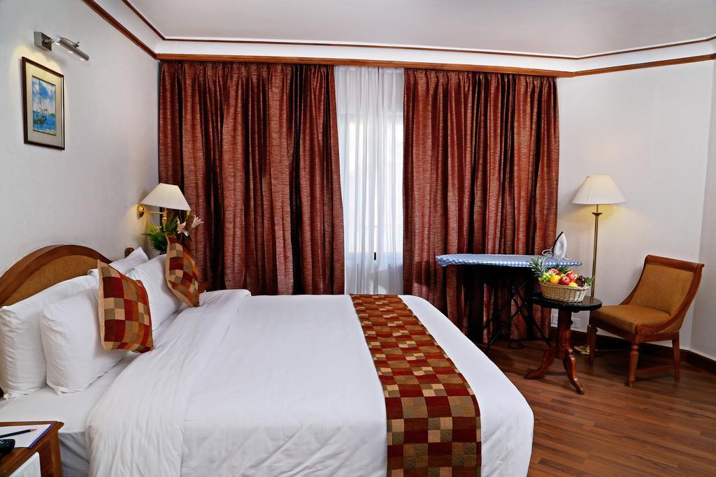 Gokulam Park Hotel Kochi Стая снимка
