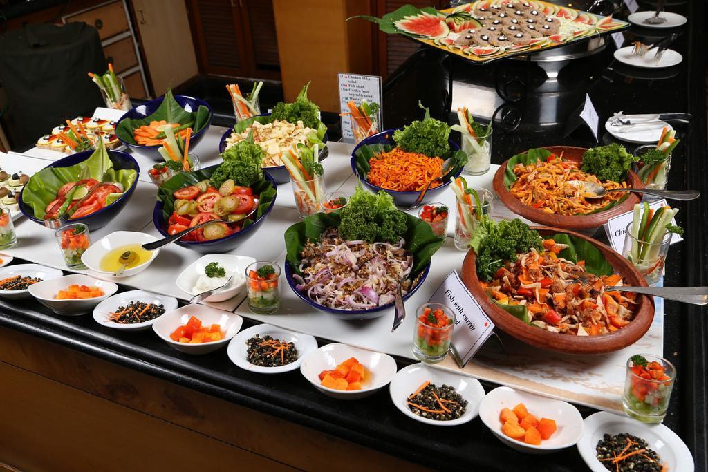 Gokulam Park Hotel Kochi Екстериор снимка