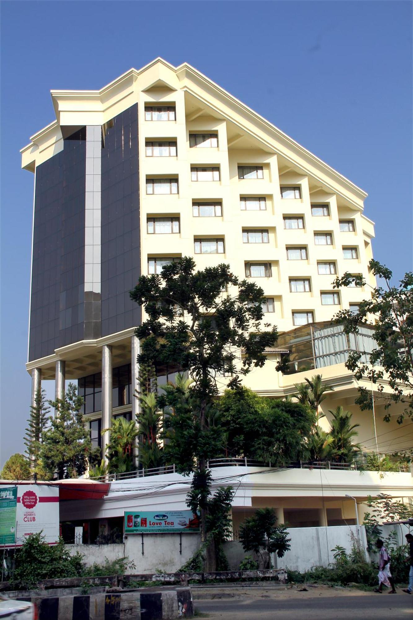 Gokulam Park Hotel Kochi Екстериор снимка